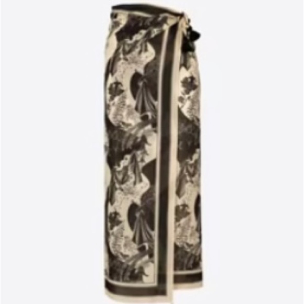 Tory Burch printed Pareo. New with tags!